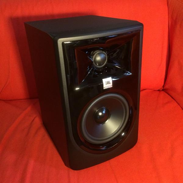 Překvapivě povedené studiové monitory JBL LSR305P MKII