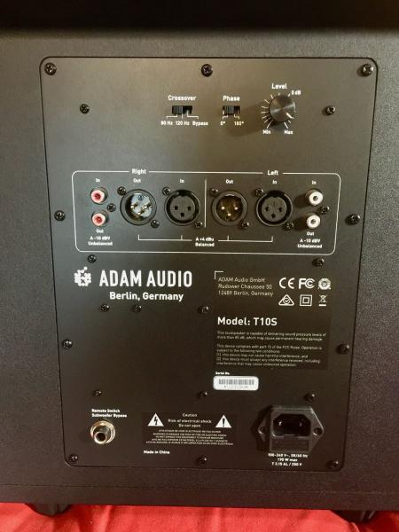 Solidní a hlubokohrající subwoofer Adam Audio T10S