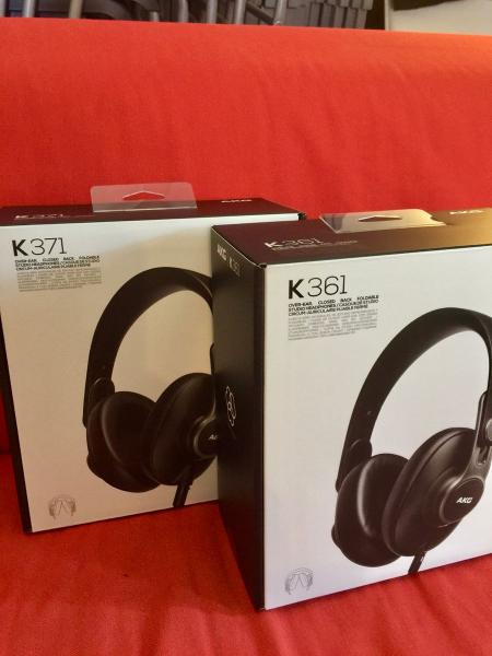 Nová řada uzavřených studiových sluchátek AKG K371
