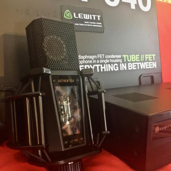 Lampa i FET v jednom - Lewitt LCT 940 Authentica
