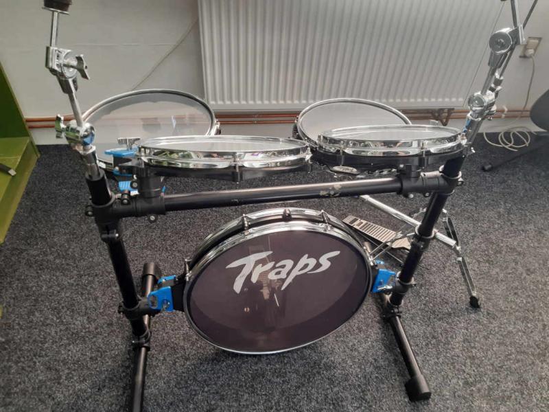 Akustická bicí souprava Traps A400