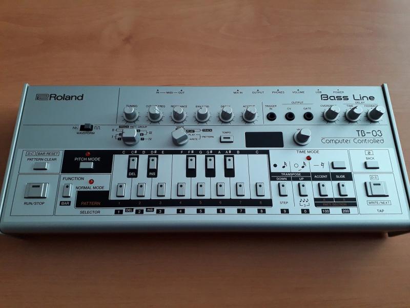 Prodám Roland TB03
