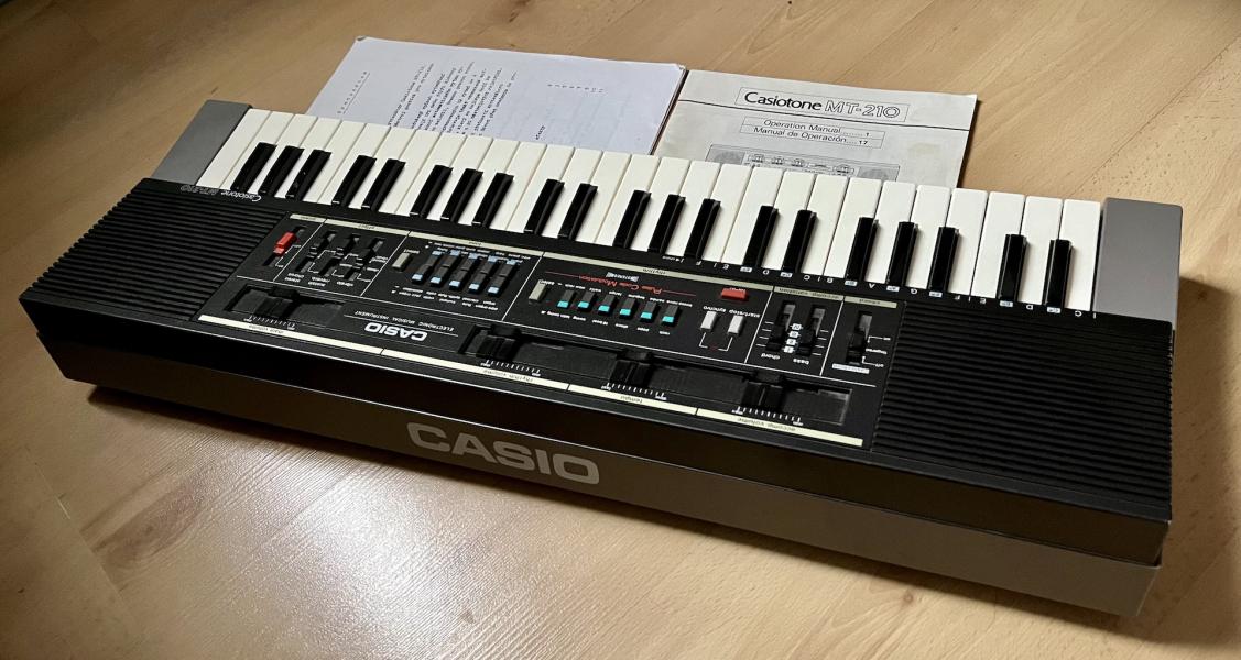 Casio MT-210 electronic keyboard