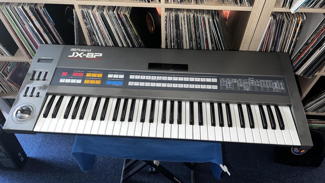 ROLAND JX8P