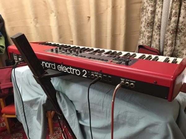 Nord Electro 2 73 ve velmi slušném stavu + další klávesy Nord, Korg, Roland