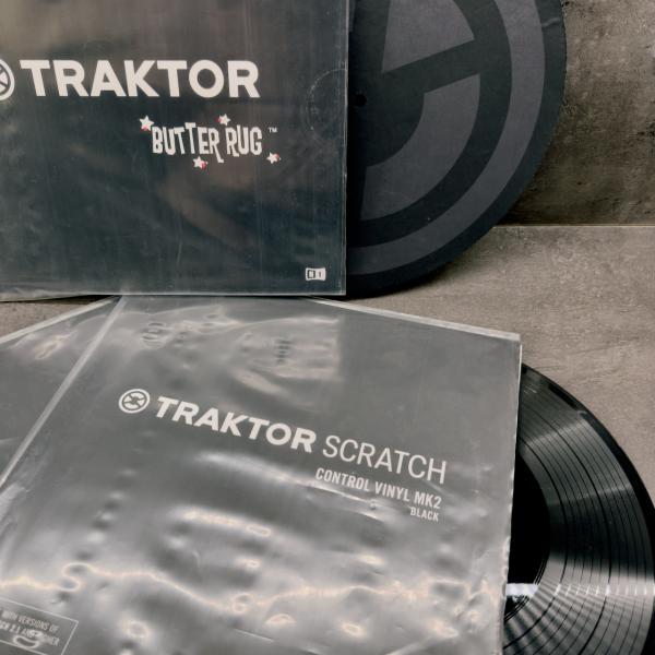 PRODÁNO! Traktor Scratch Control Vinyl MK2 Black